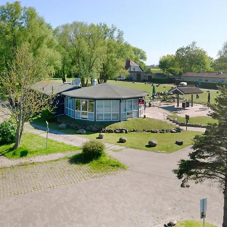 Am Gutspark Drankse Sonnenmorgen アパート ドランスケ